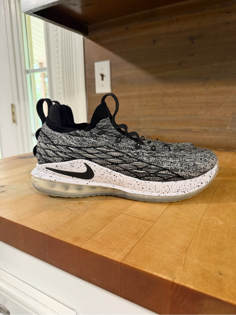 Nike men’s ' Black/White Flyknit Athletic Shoes